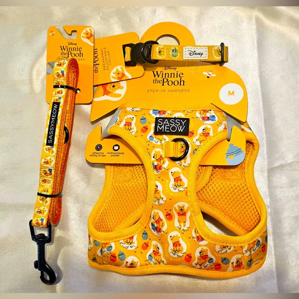 Disney Sassy Meow Winnie The Pooh Harness, Collar and Leash Set (M)